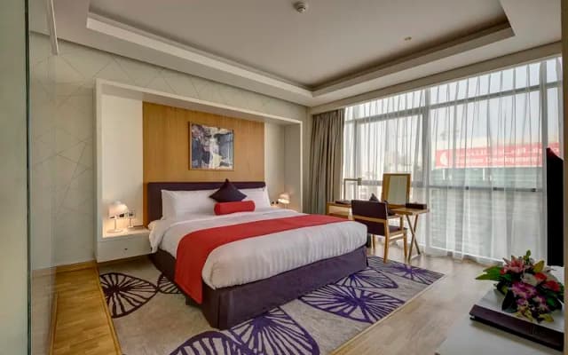 Royal Continental Hotel - photo 1