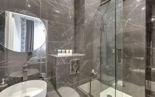 195-Suite Royal in Paris - photo 4