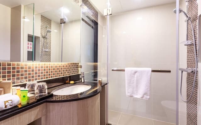 Hotel Clover Asoke - photo 3
