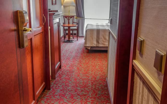 Adria Hotel Prague - photo 3