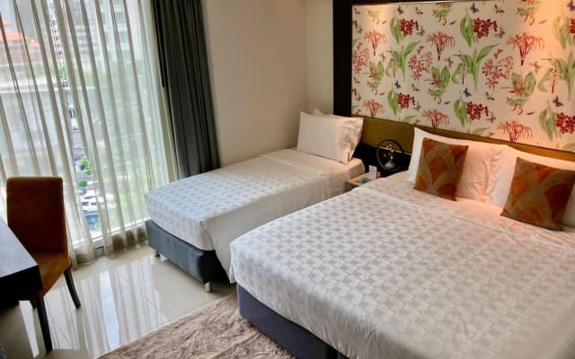 Hotel Clover Asoke - photo 4