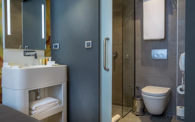 Tav Airport Hotel Izmir - photo 9