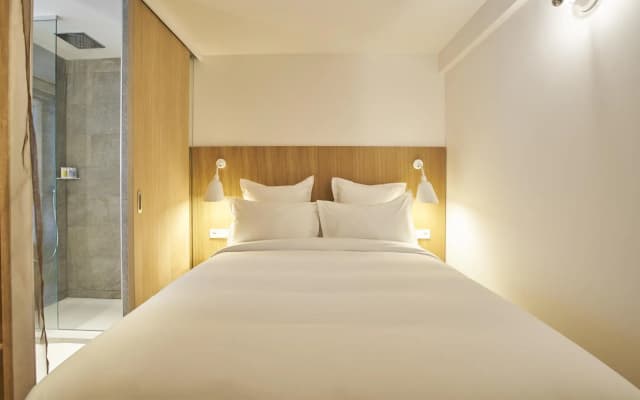 9Hotel Republique Hotel - photo 1