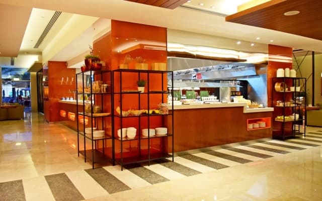 Yas Plaza Marina - photo 3
