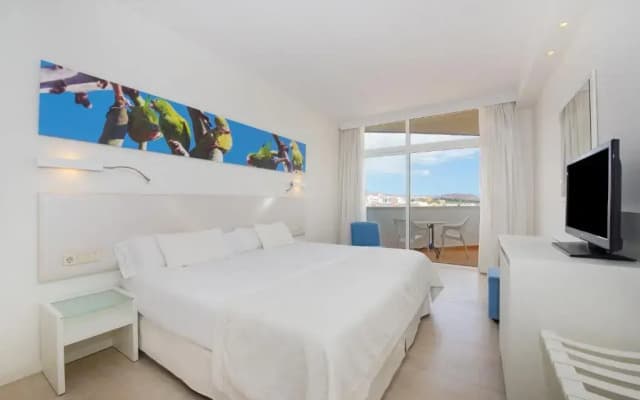 Iberostar Waves Bouganville Playa - photo 1