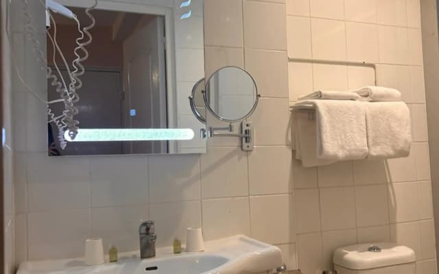 Hotel Grand Paris - photo 6