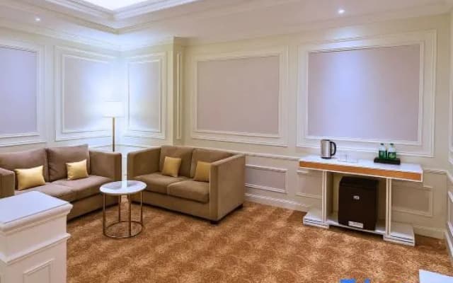 The Grantage Hotel & Sky Lounge - photo 13