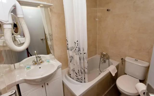 Hipotel Paris Belgrand Marie 20ème - photo 2