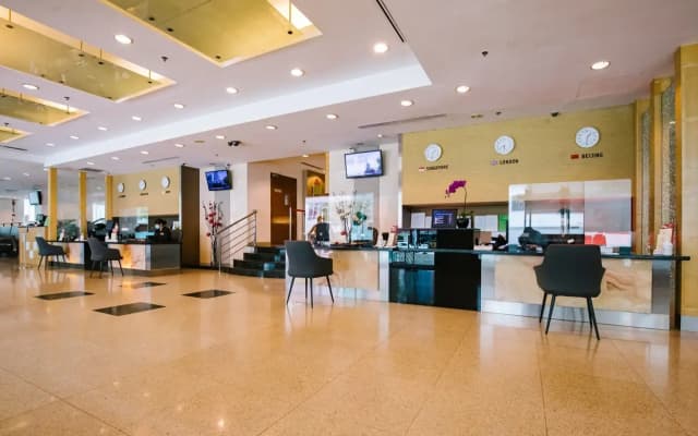 Hotel Royal Queens - photo 4