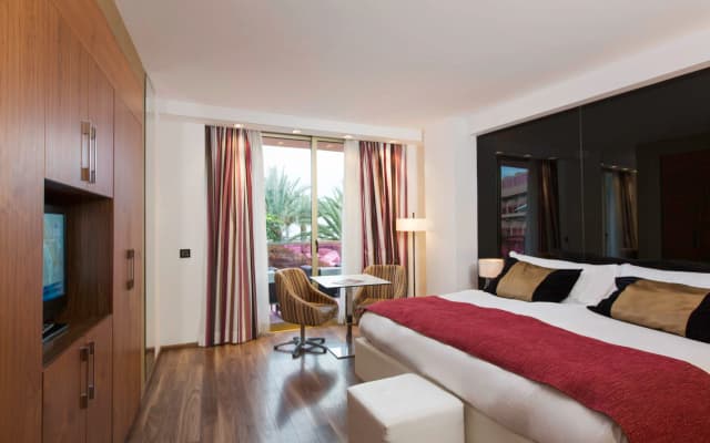 Sir Anthony Hotel - photo 2