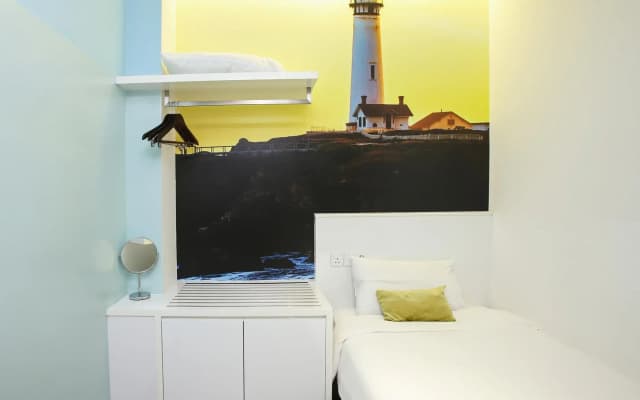 J8 Hotel - photo 2