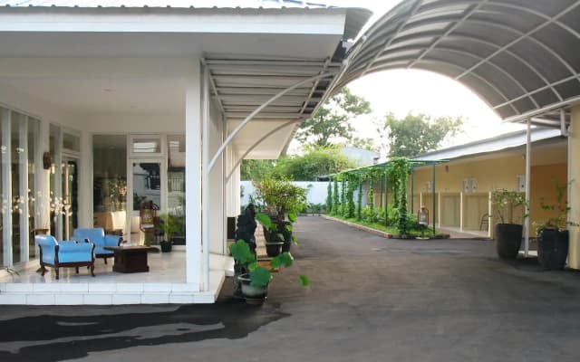 Cengkareng Transit Hotel - photo 1