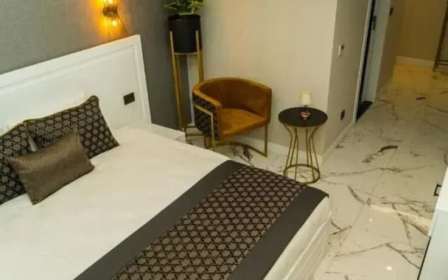 Park Mi̇lano Hotel - photo 2