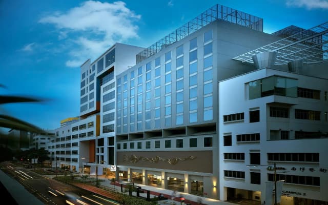 V Hotel Bencoolen - photo 1