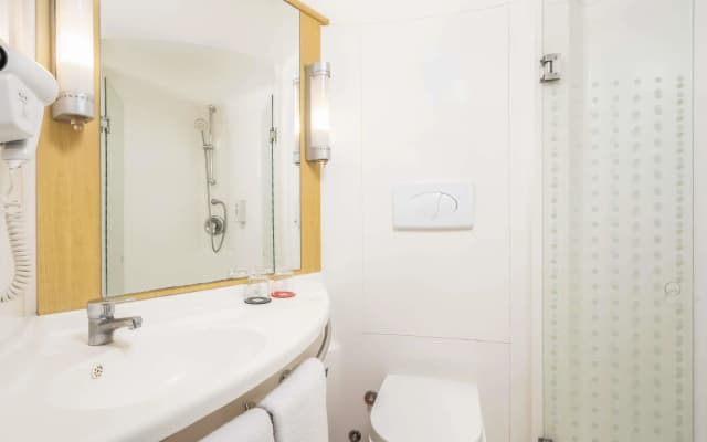 Ibis Gading Serpong - photo 9