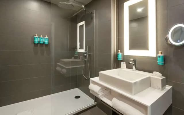 Novotel Belleville Paris 20 Hotel - photo 4