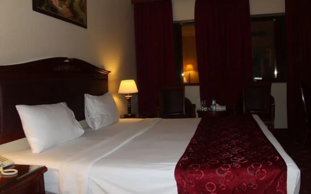 Mount Royal Hotel - photo 10