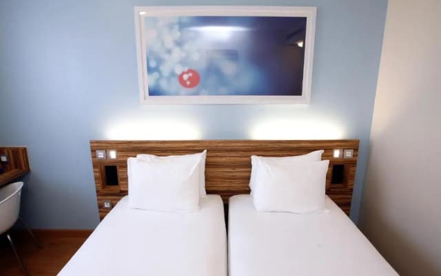 Travelodge Barcelona Poblenou - photo 4