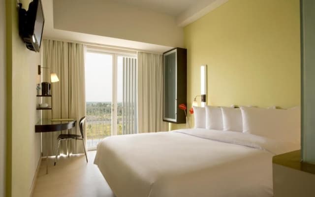 Hotel Santika BSD City Serpong - photo 7