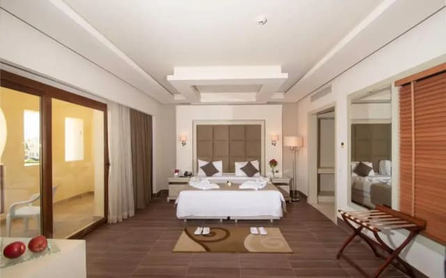 Charmillion Club Resort - photo 2