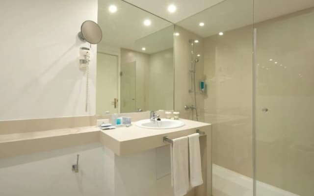Iberostar Waves Bouganville Playa - photo 8