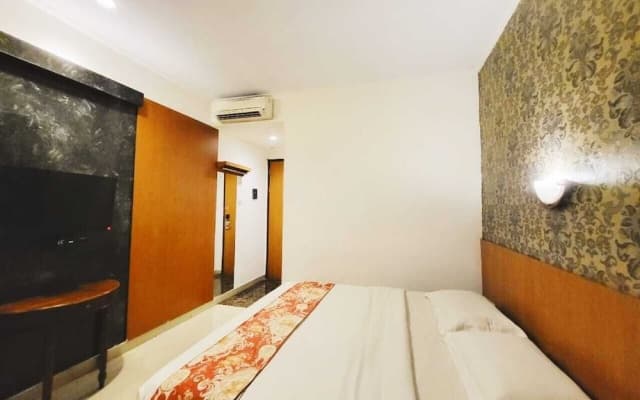 Marilyn Hotel Serpong - photo 2