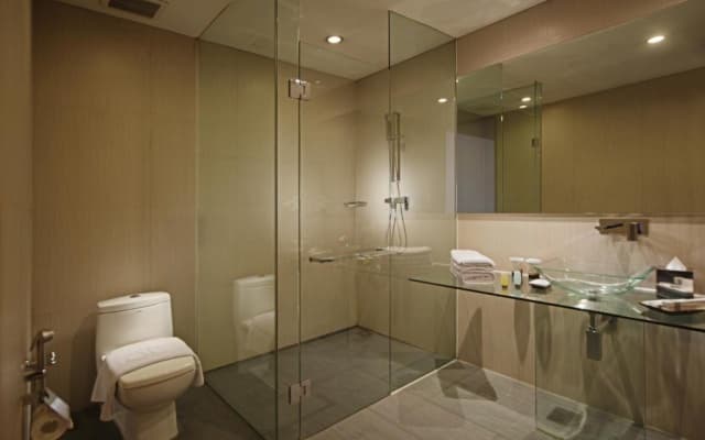 FM7 Resort Hotel - photo 2