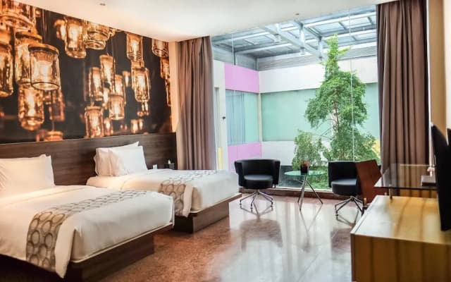 FM7 Resort Hotel - photo 1