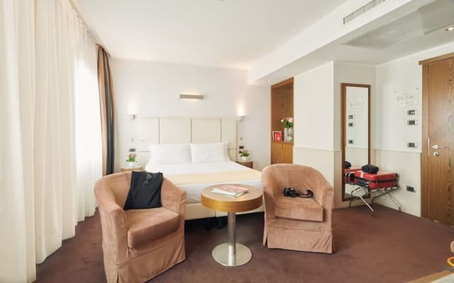 Hotel Plaza Venice - photo 2