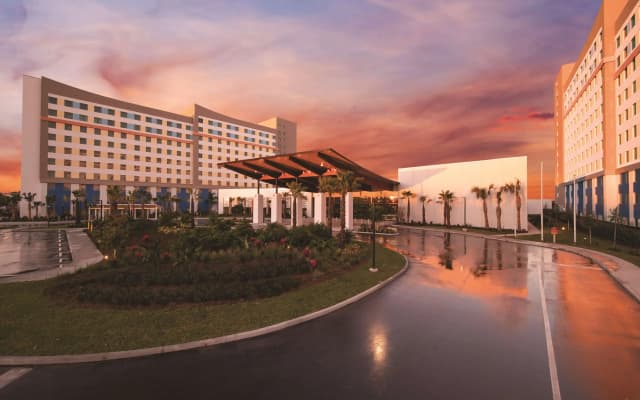 Universal's Endless Summer Resort - Dockside Inn and Suites - photo 4