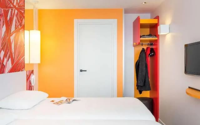 ibis Styles Paris La Defense Courbevoie - photo 4