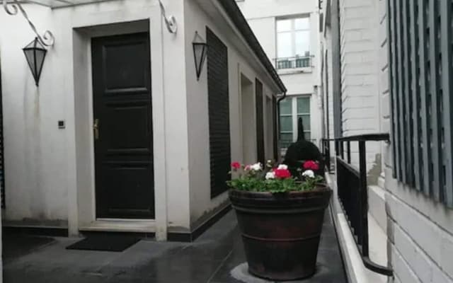 Hotel De La Jatte - photo 1