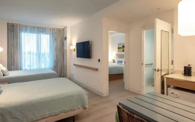 Universal's Endless Summer Resort - Dockside Inn and Suites - photo 5