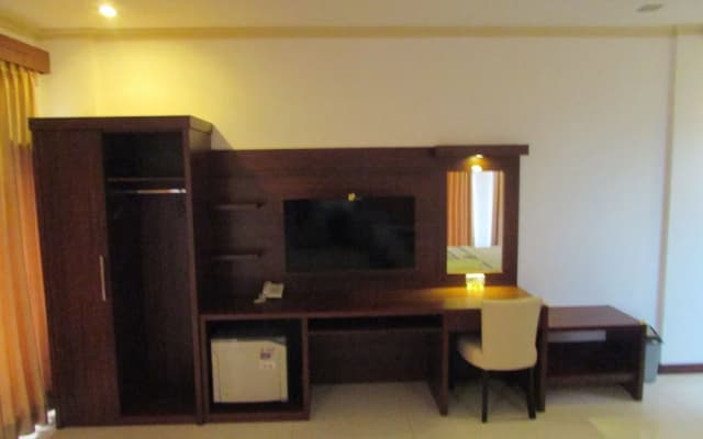 Friends Beach Hotel - photo 5
