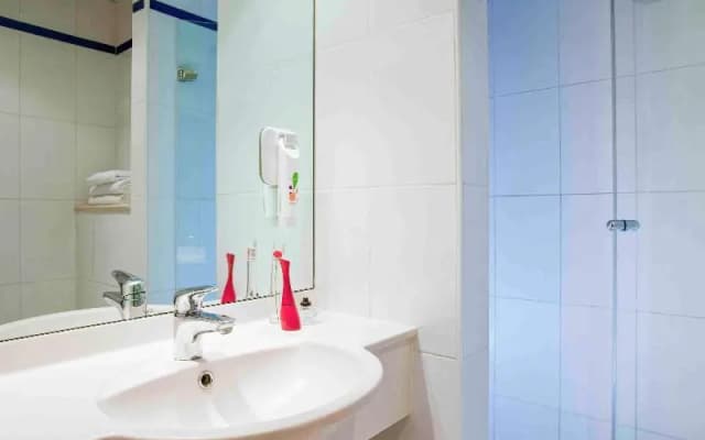 ibis Styles Paris Mairie de Montreuil - photo 11