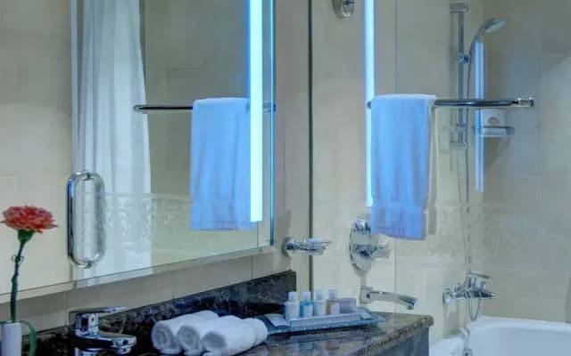 Crowne Plaza Madinah by IHG - photo 3