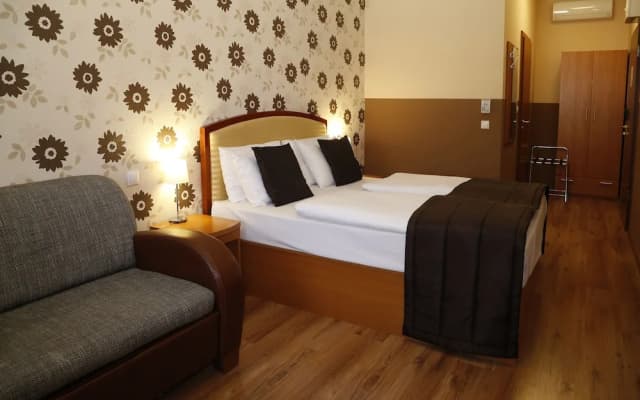 Six Inn Hotel - photo 2