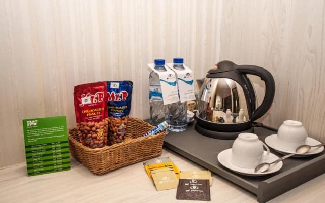 FM7 Resort Hotel - photo 4