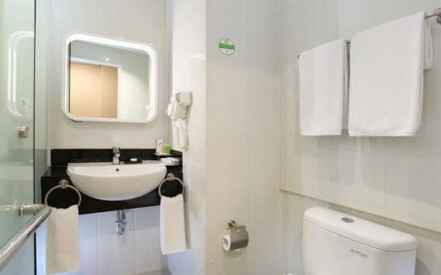Zest Airport Jakarta by Swiss-Belhotel International - photo 8