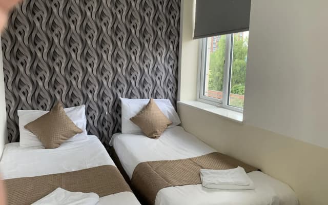 Imperial Salford Hotel - photo 4
