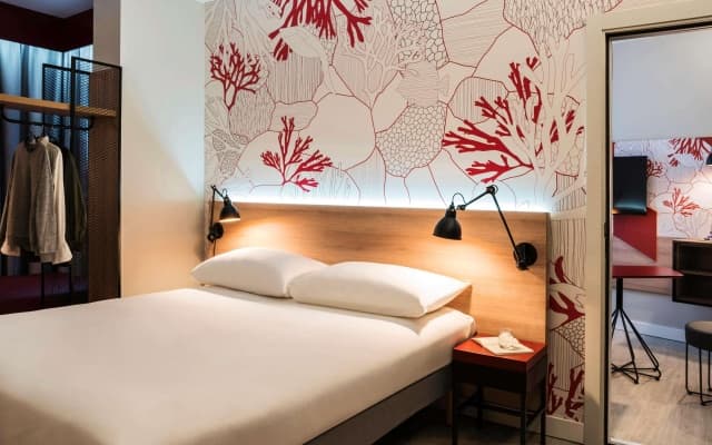ibis Styles Barcelona City Bogatell Hotel - photo 2
