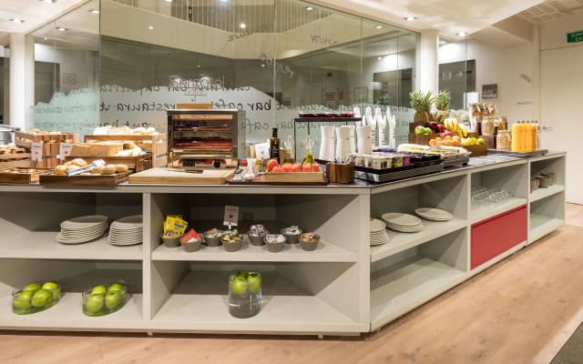 Sercotel Amister Art Hotel - photo 5