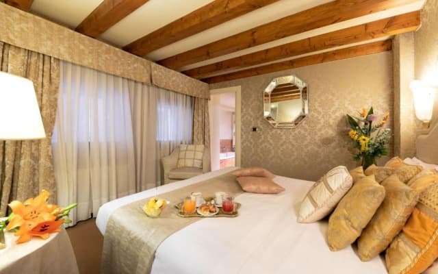 Duodo Palace Hotel - photo 1
