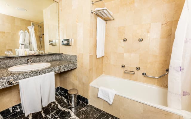 Mediterranean Palace - photo 4