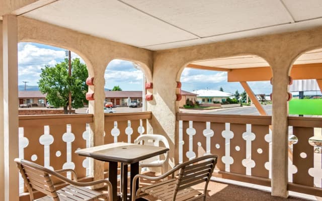 Travelodge by Wyndham Las Vegas NM - photo 5