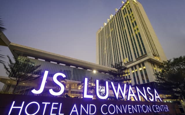 JS Luwansa Hotel and Convention Center - photo 1