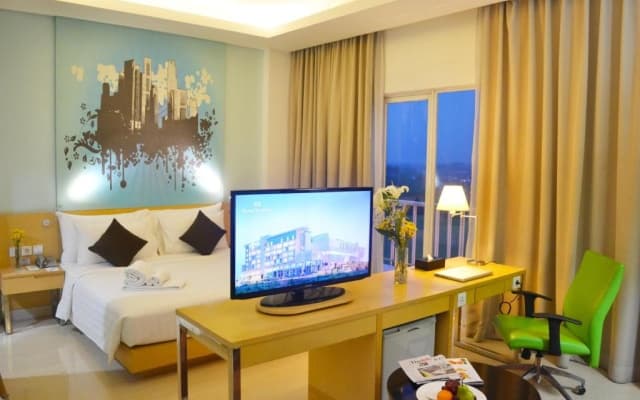 Hotel Santika BSD City Serpong - photo 2