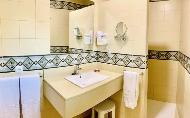 Apartamentos Ambassador - photo 2