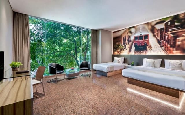 FM7 Resort Hotel - photo 8