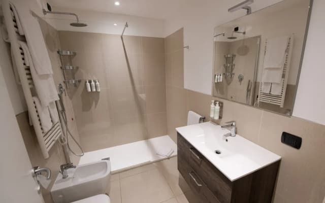 Duomo Hotel & Apartments - photo 12